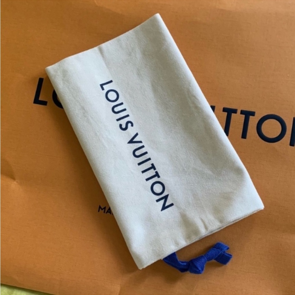 Louis Vuitton dusting bag - Picture 1 of 2